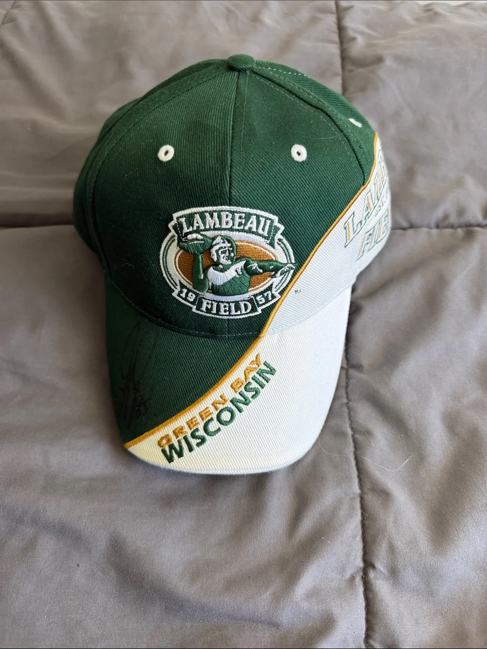 Green Wisconsin Lambeau Field Men's Baseball Cap signature